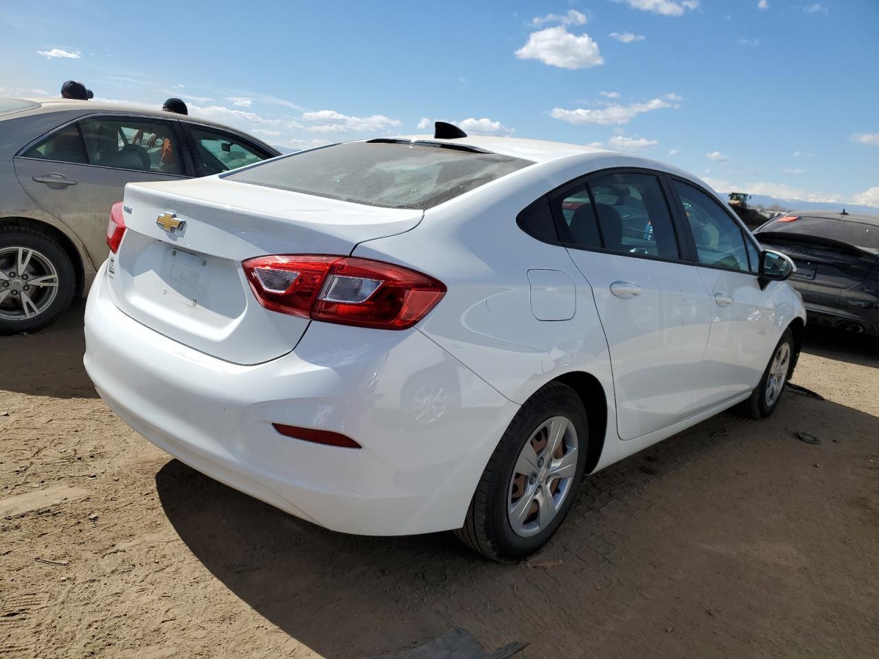 2017 CHEVROLET CRUZE LS - Image 3