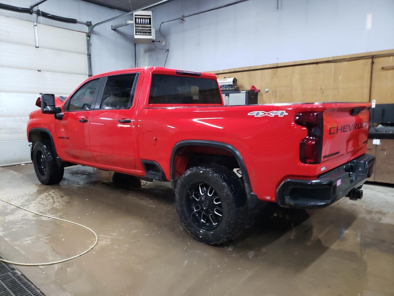 2021 CHEVROLET SILVERADO - Фото 2