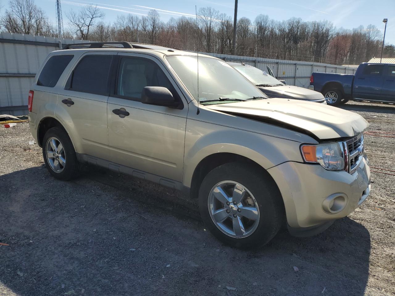 2012 FORD ESCAPE XLT - Image 4