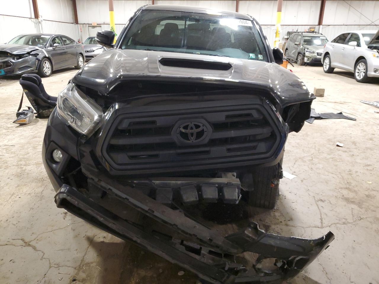 2017 TOYOTA TACOMA DOU - Фото 5