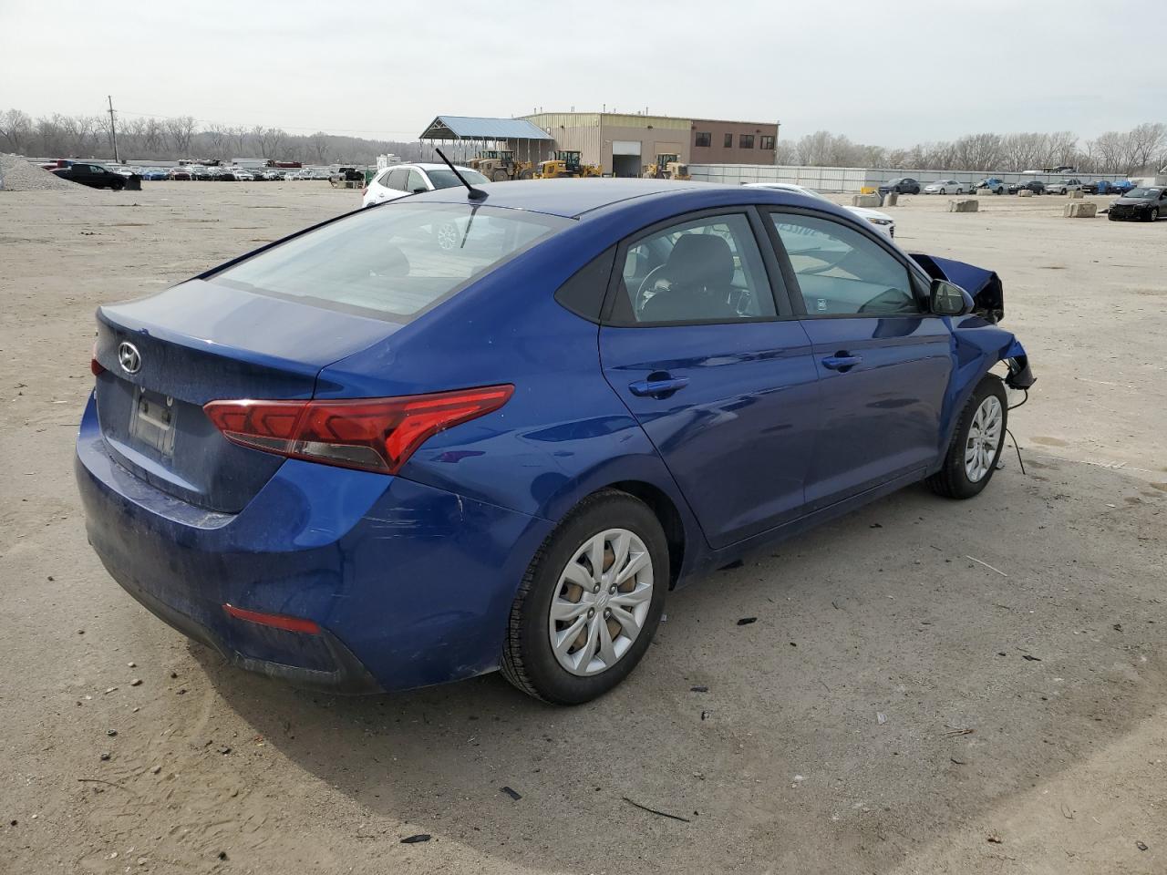 2019 HYUNDAI ACCENT SE - Фото 3