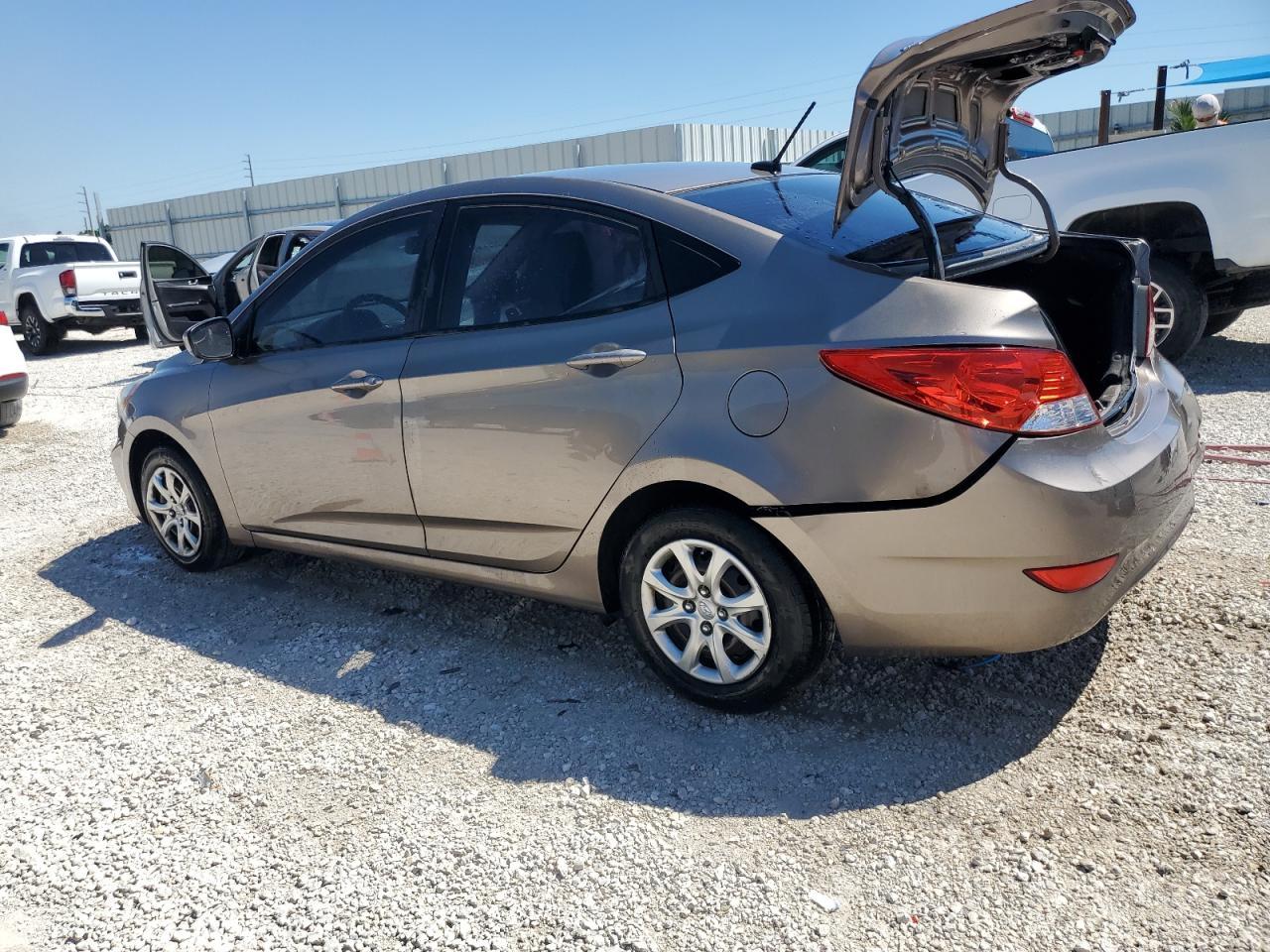 2014 HYUNDAI ACCENT GLS - Фото 2