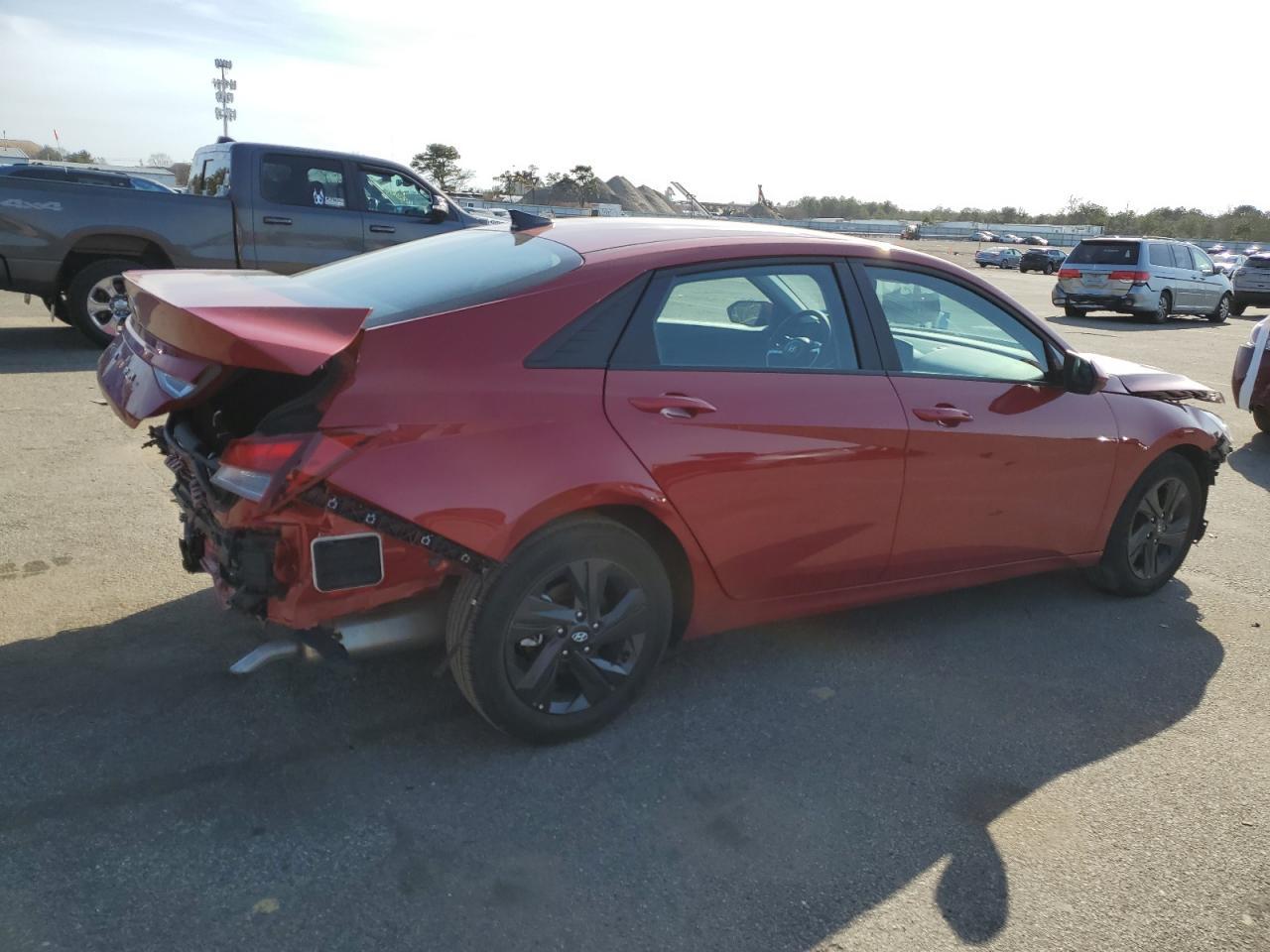 2023 HYUNDAI ELANTRA SE - Фото 3