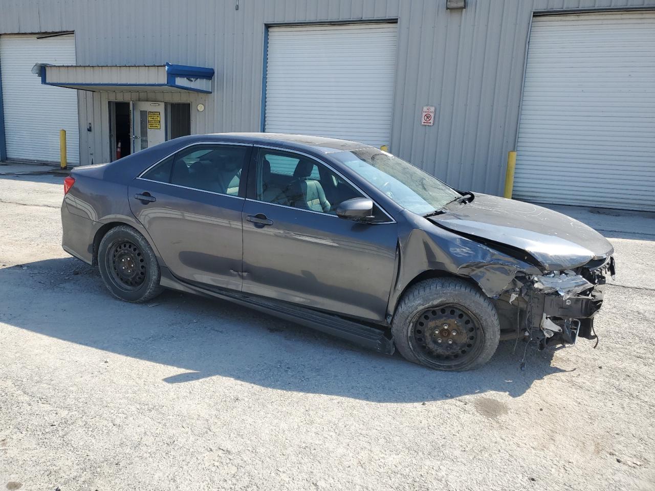 2014 TOYOTA CAMRY L - Image 4