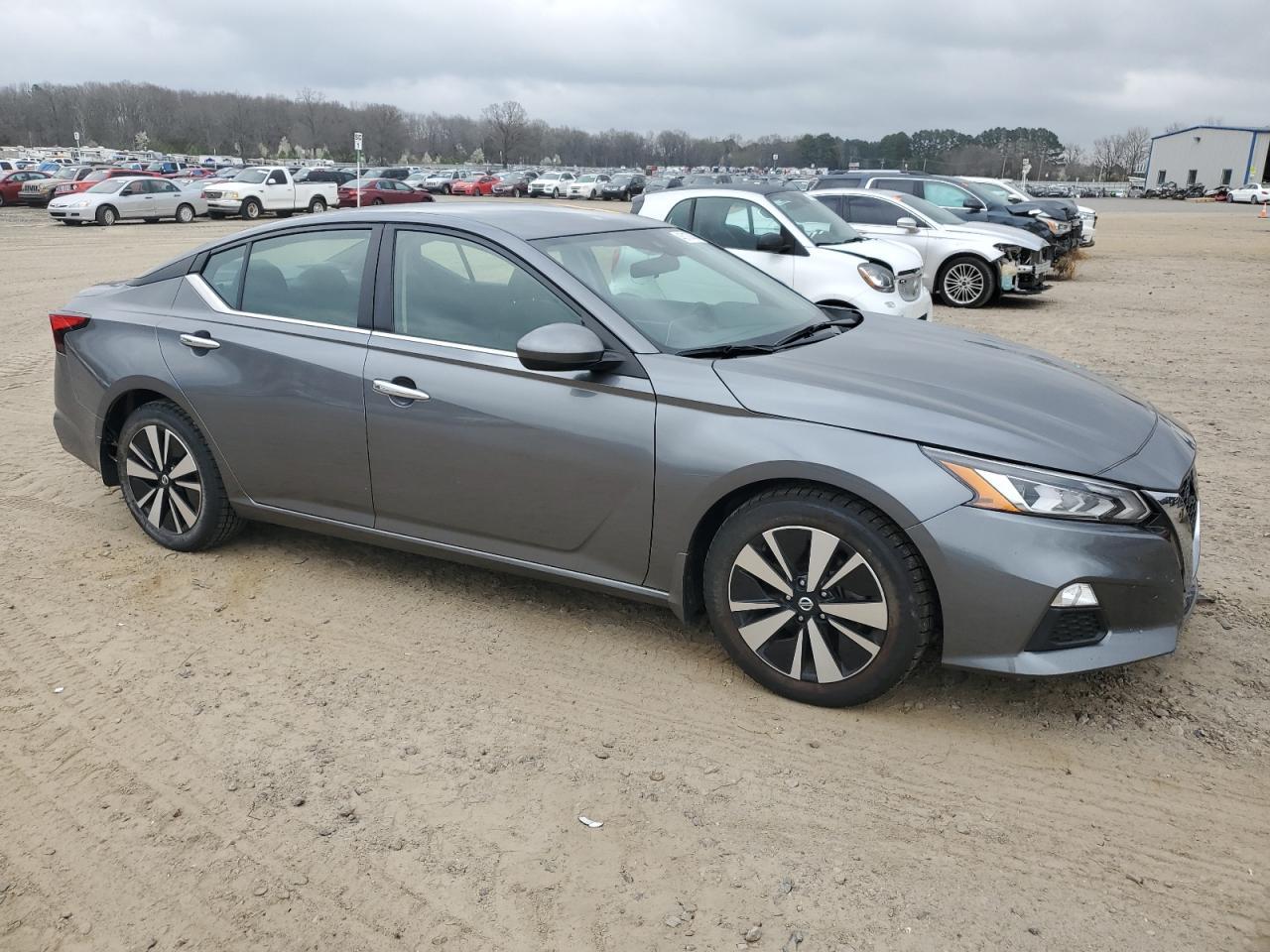 2022 NISSAN ALTIMA SV - Image 4