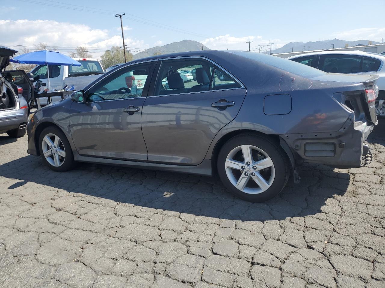 2014 TOYOTA CAMRY L - Фото 2