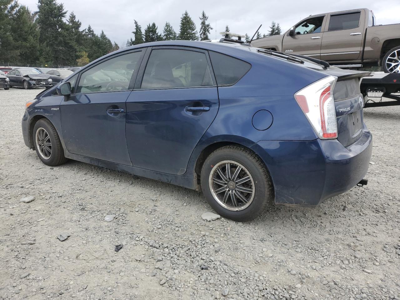 2013 TOYOTA PRIUS - Фото 2