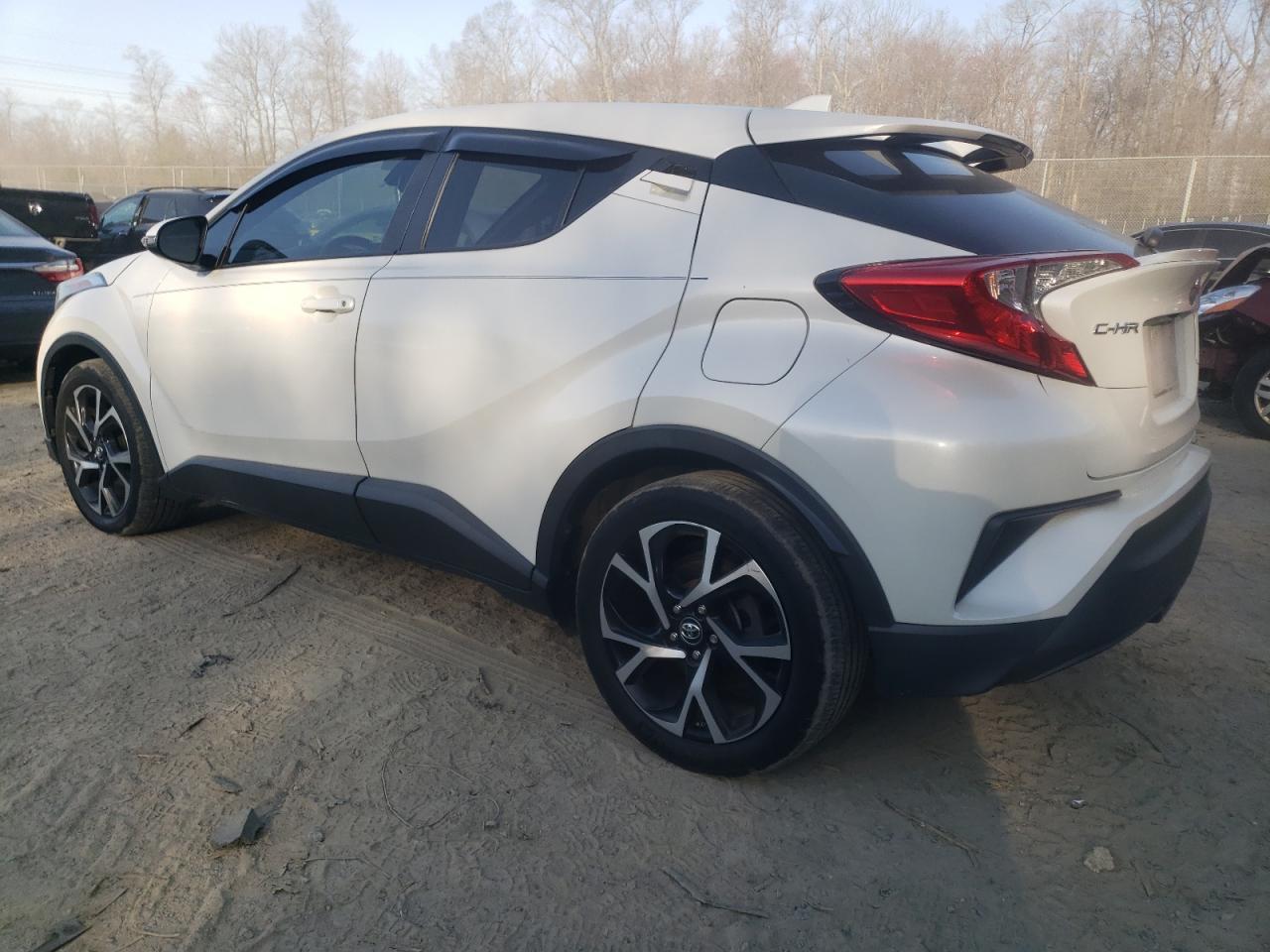 2018 TOYOTA C-HR XLE - Фото 2