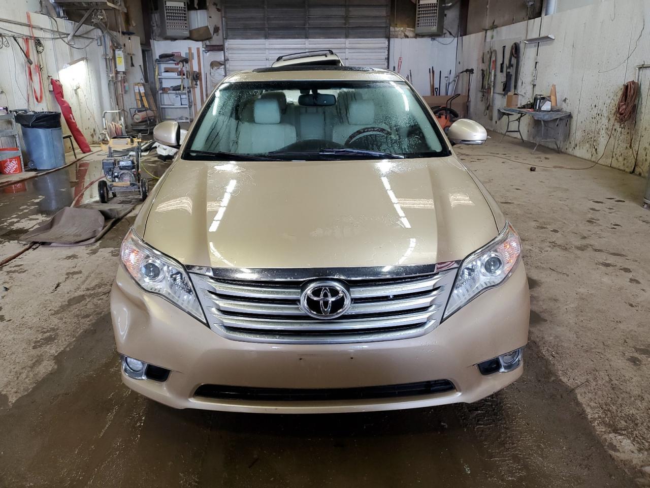 2011 TOYOTA AVALON BAS - Image 5
