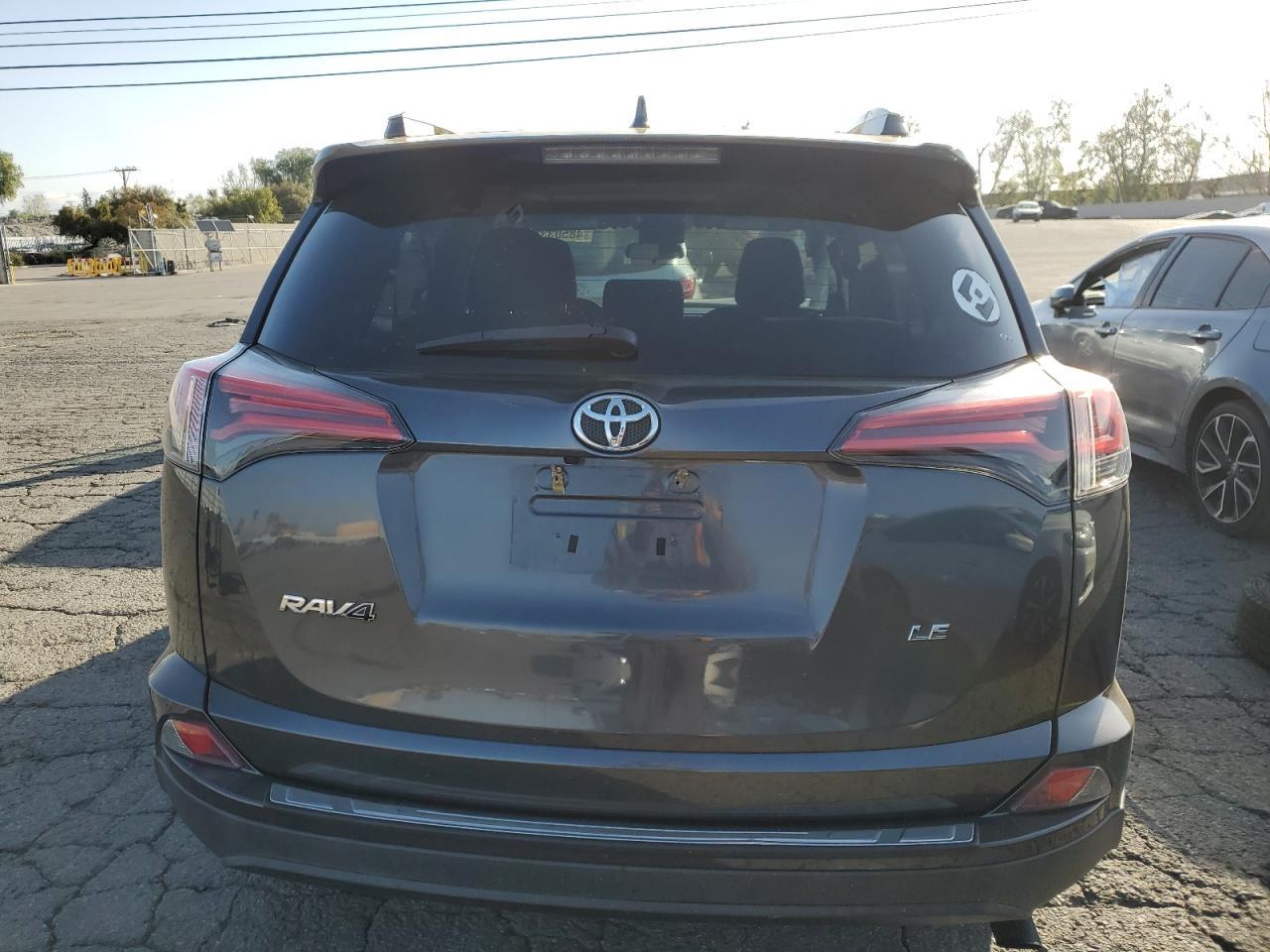 2017 TOYOTA RAV4 LE - Image 6