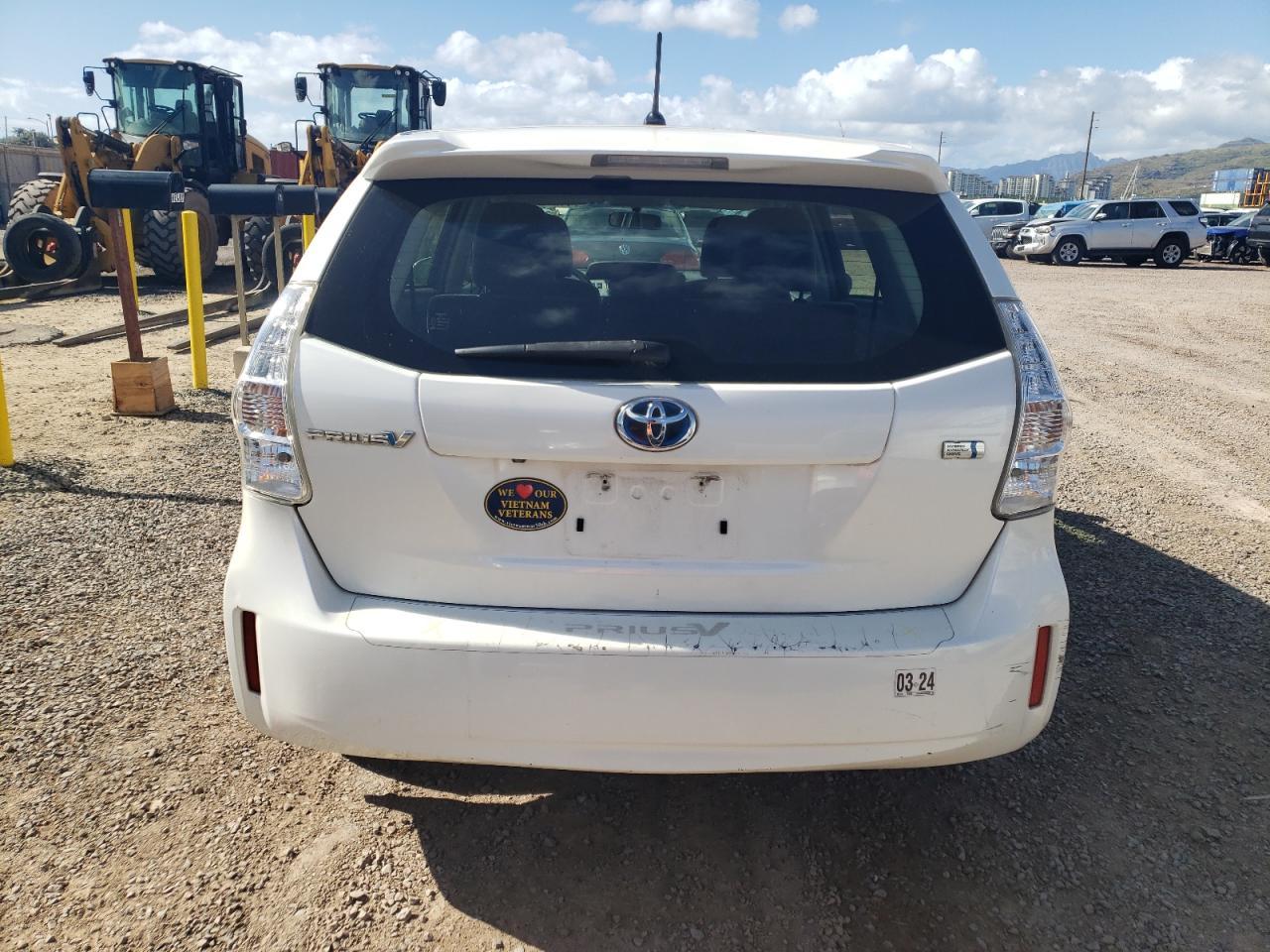 2013 TOYOTA PRIUS V - Фото 6