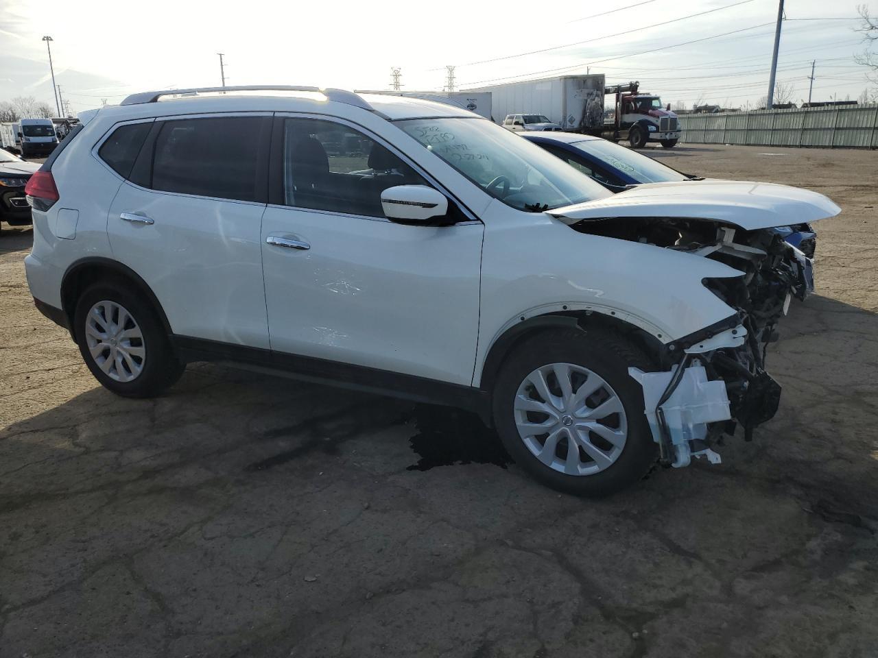 2017 NISSAN ROGUE S - Фото 4