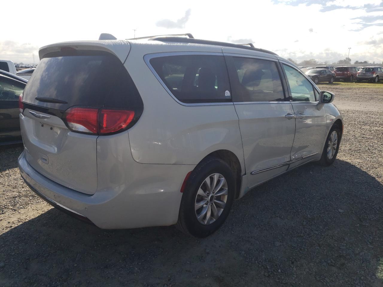 2017 CHRYSLER PACIFICA T - Image 3