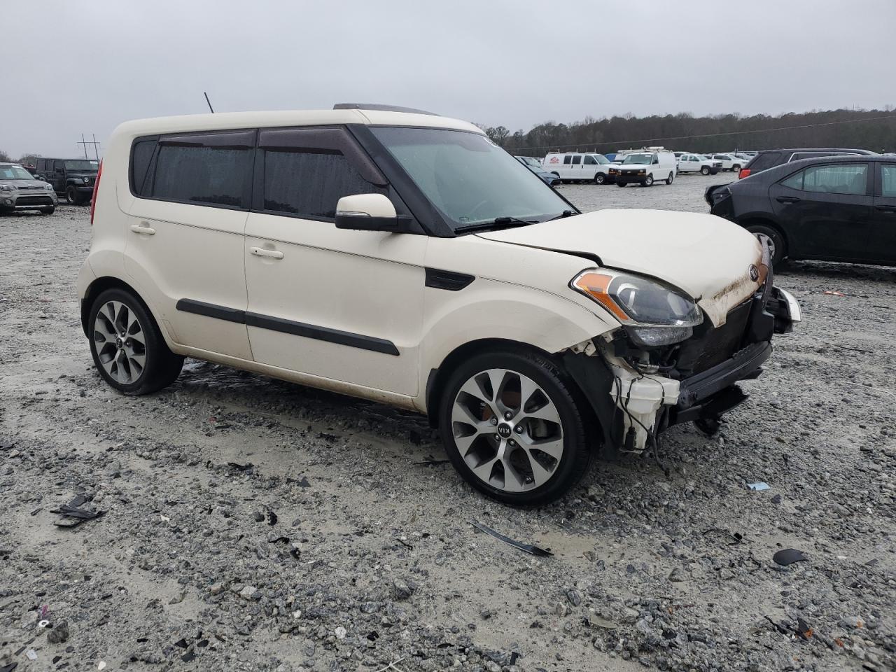 2013 KIA SOUL + - Image 4