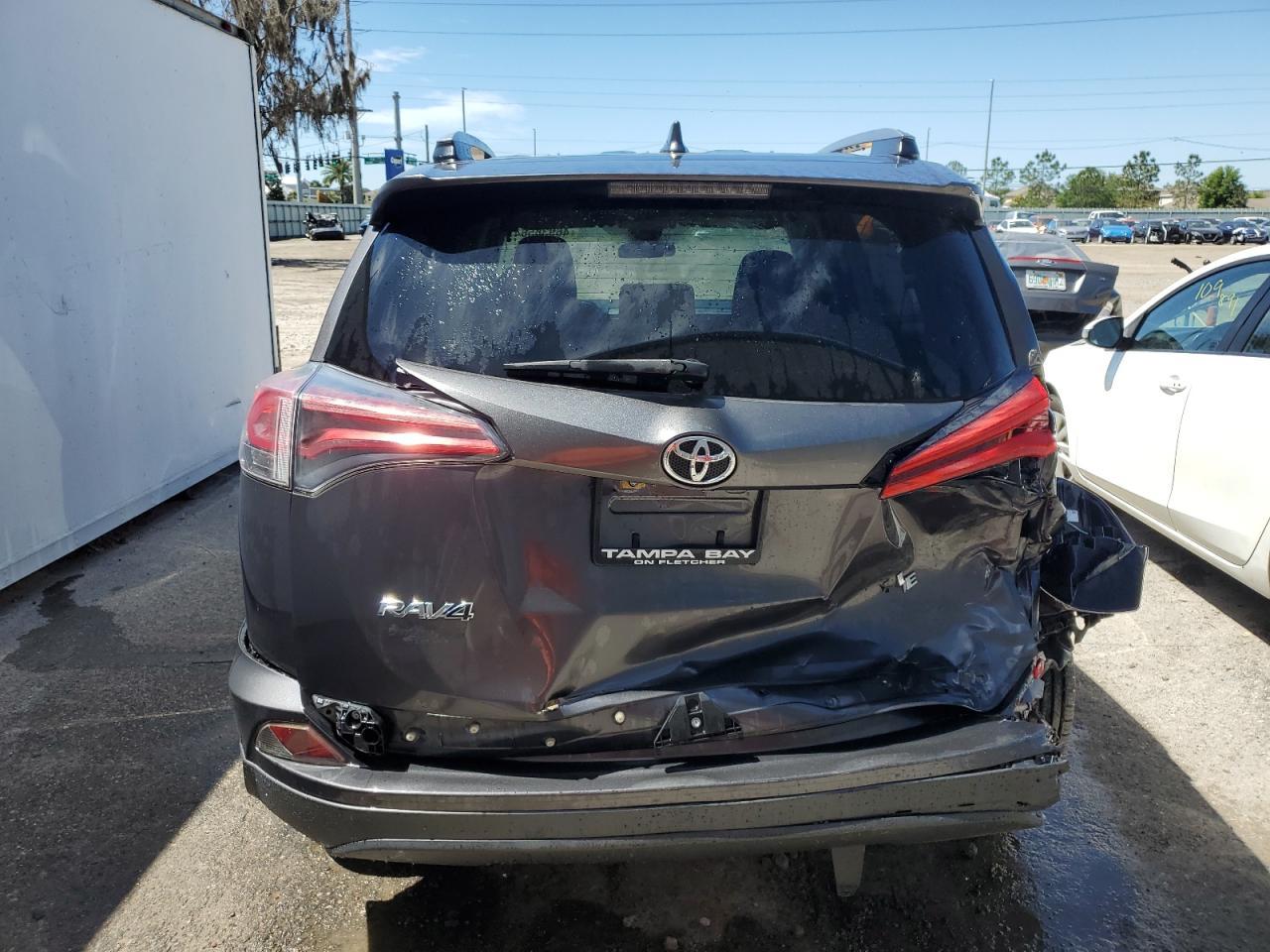 2017 TOYOTA RAV4 LE - Фото 6