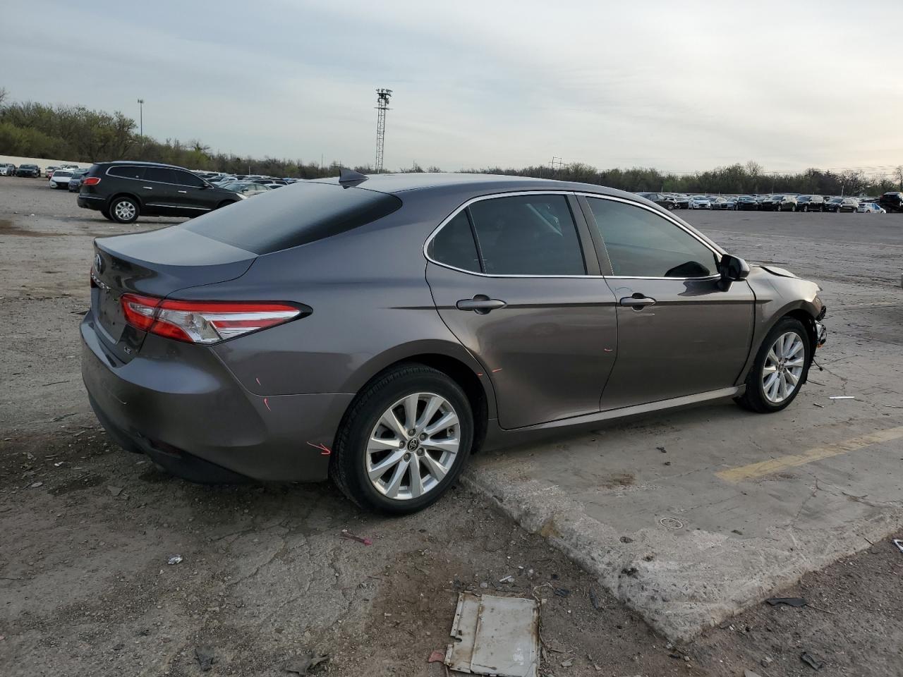 2020 TOYOTA CAMRY LE - Фото 3