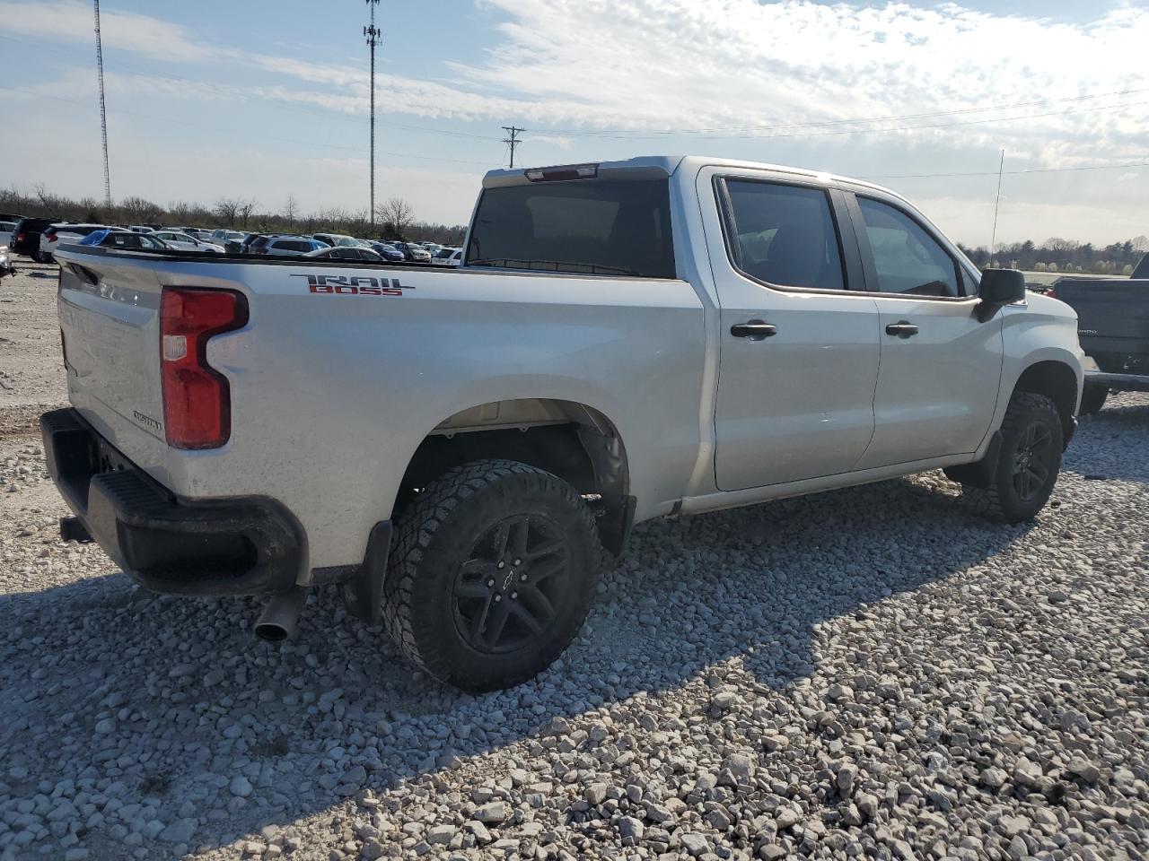 2021 CHEVROLET SILVERADO - Фото 3