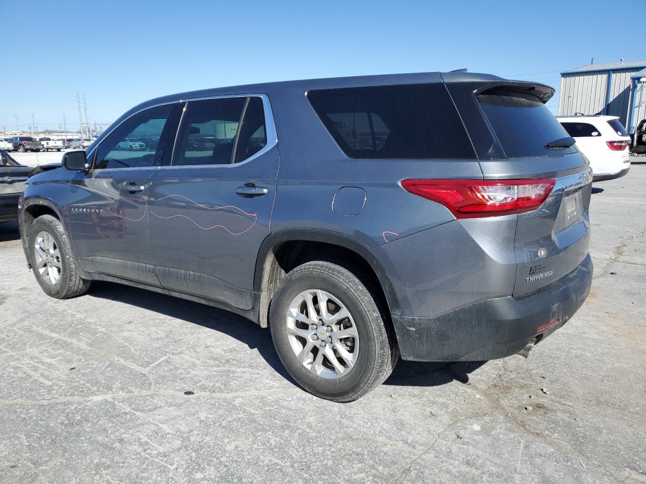 2021 CHEVROLET TRAVERSE L - Фото 2