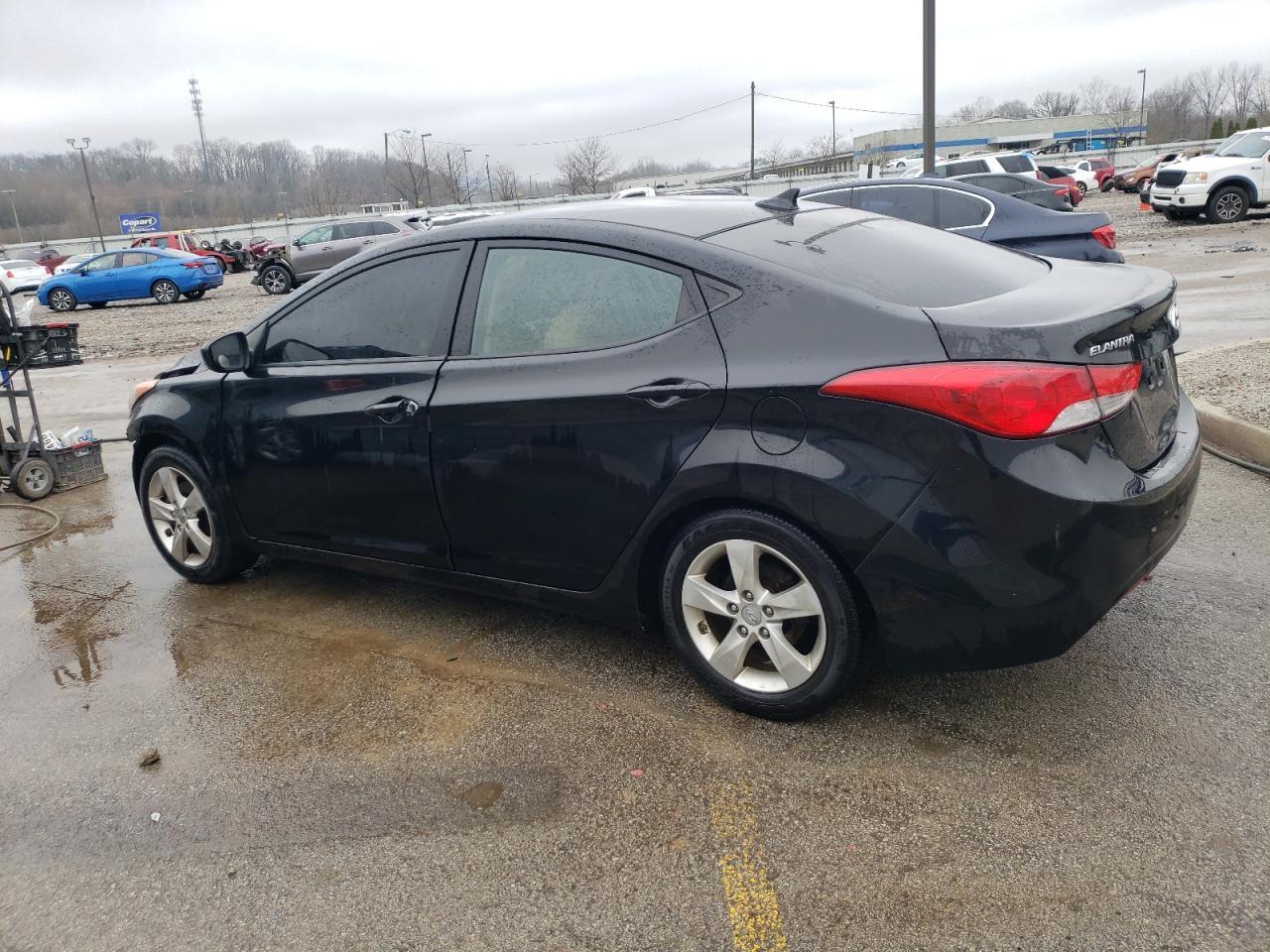 2013 HYUNDAI ELANTRA GL - Image 2