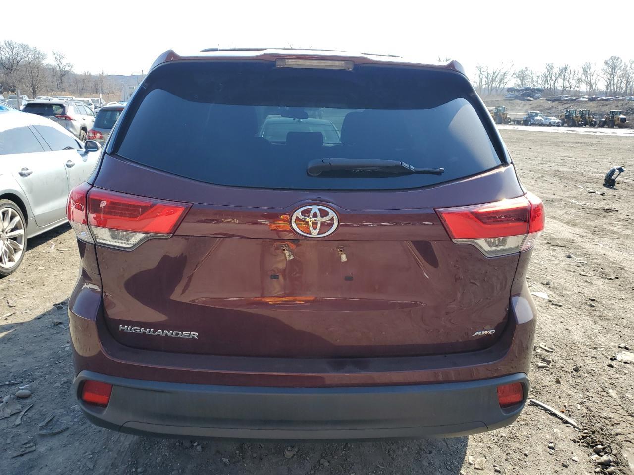 2019 TOYOTA HIGHLANDER - Image 6