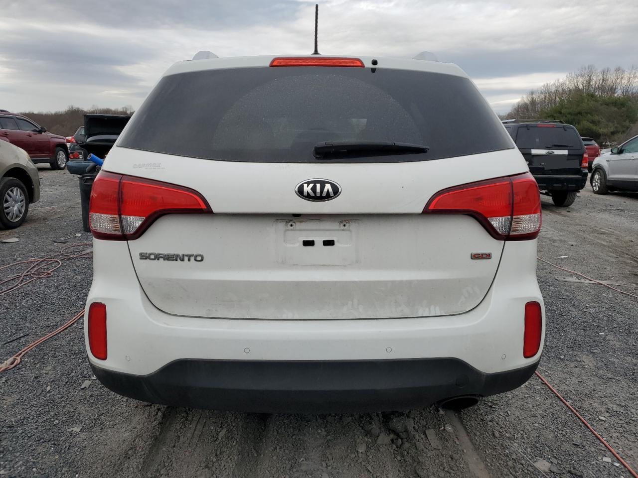 2014 KIA SORENTO LX - Image 6