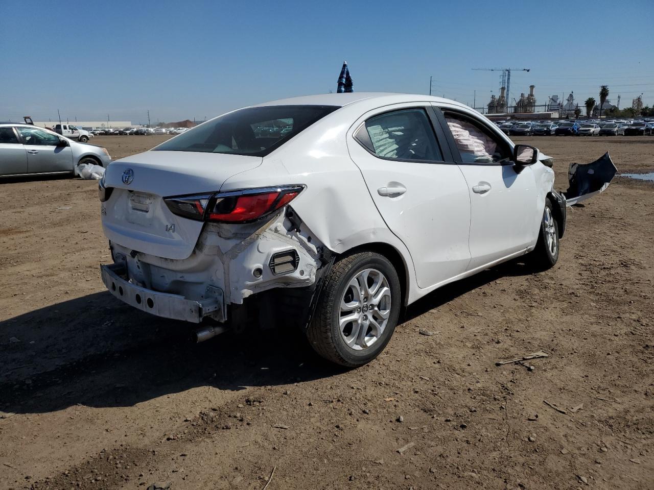 2017 TOYOTA YARIS IA - Image 3