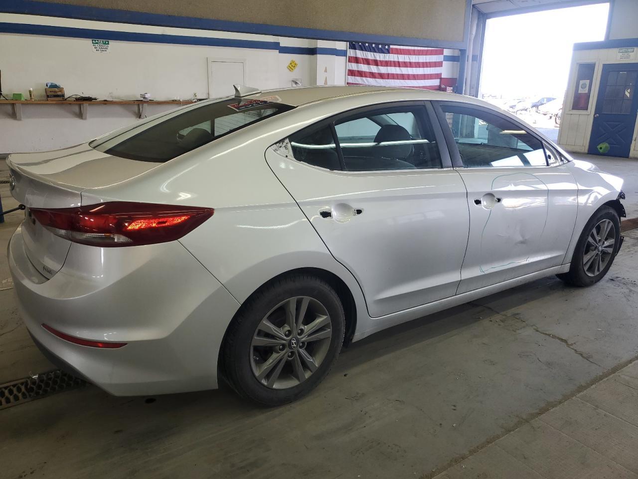 2018 HYUNDAI ELANTRA SE - Фото 3