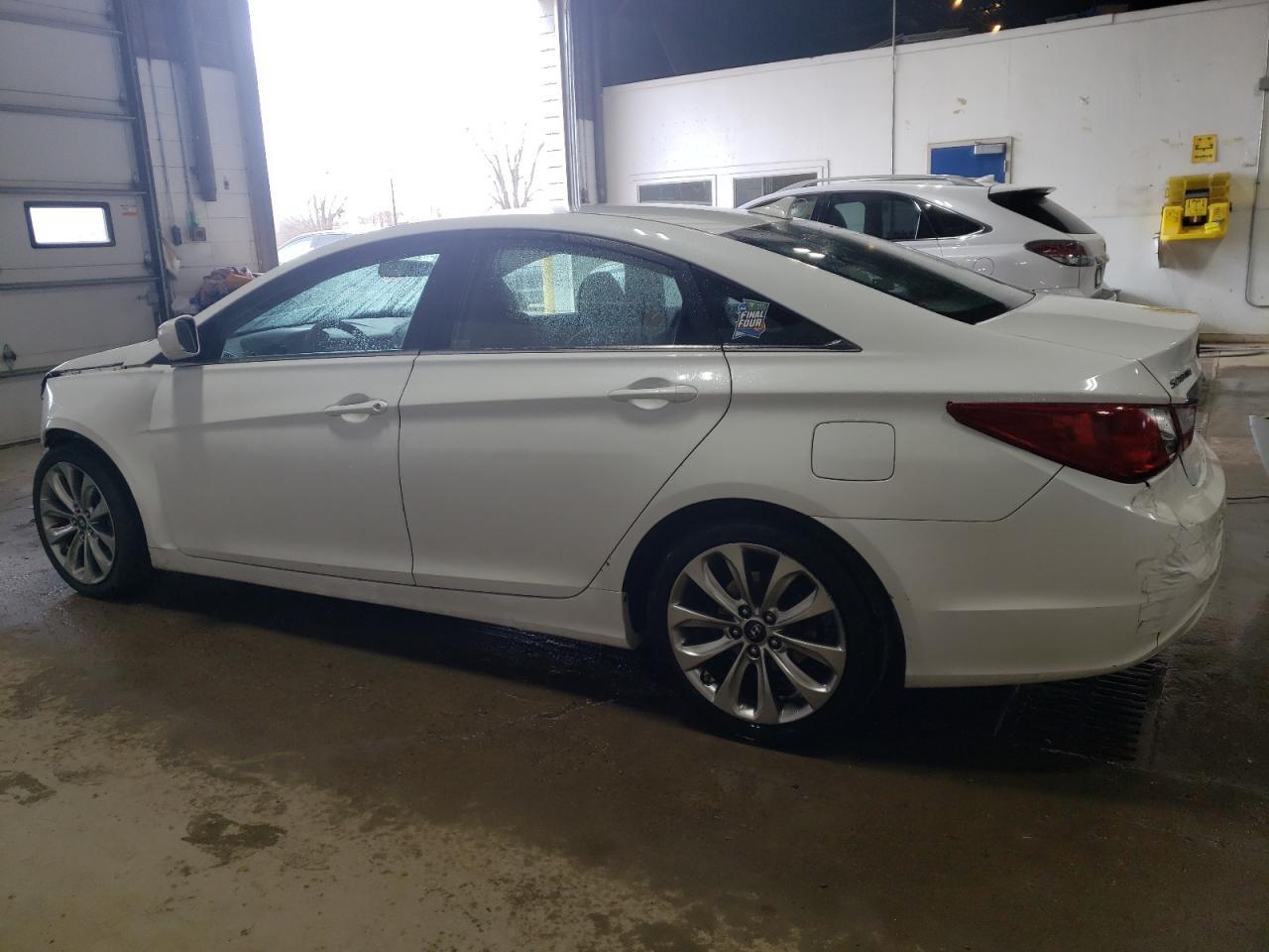 2011 HYUNDAI SONATA GLS - Image 2