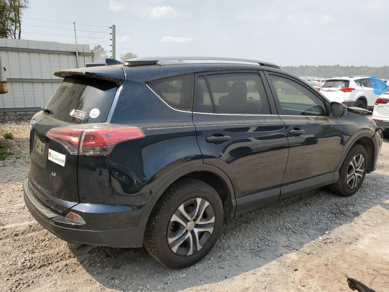 2018 TOYOTA RAV4 LE - Фото 3
