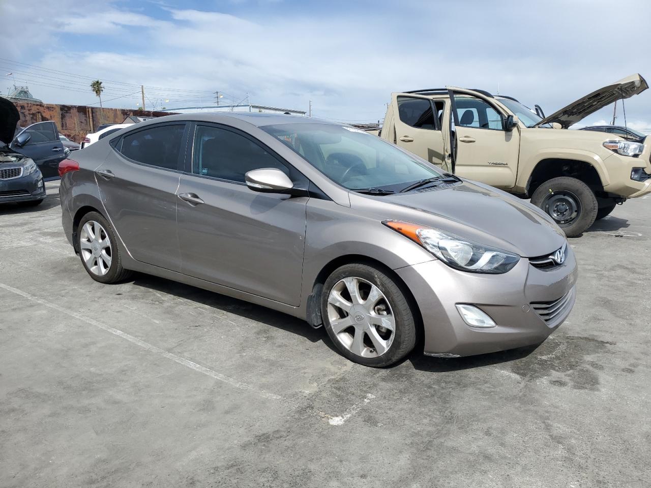 2013 HYUNDAI ELANTRA GL - Image 4