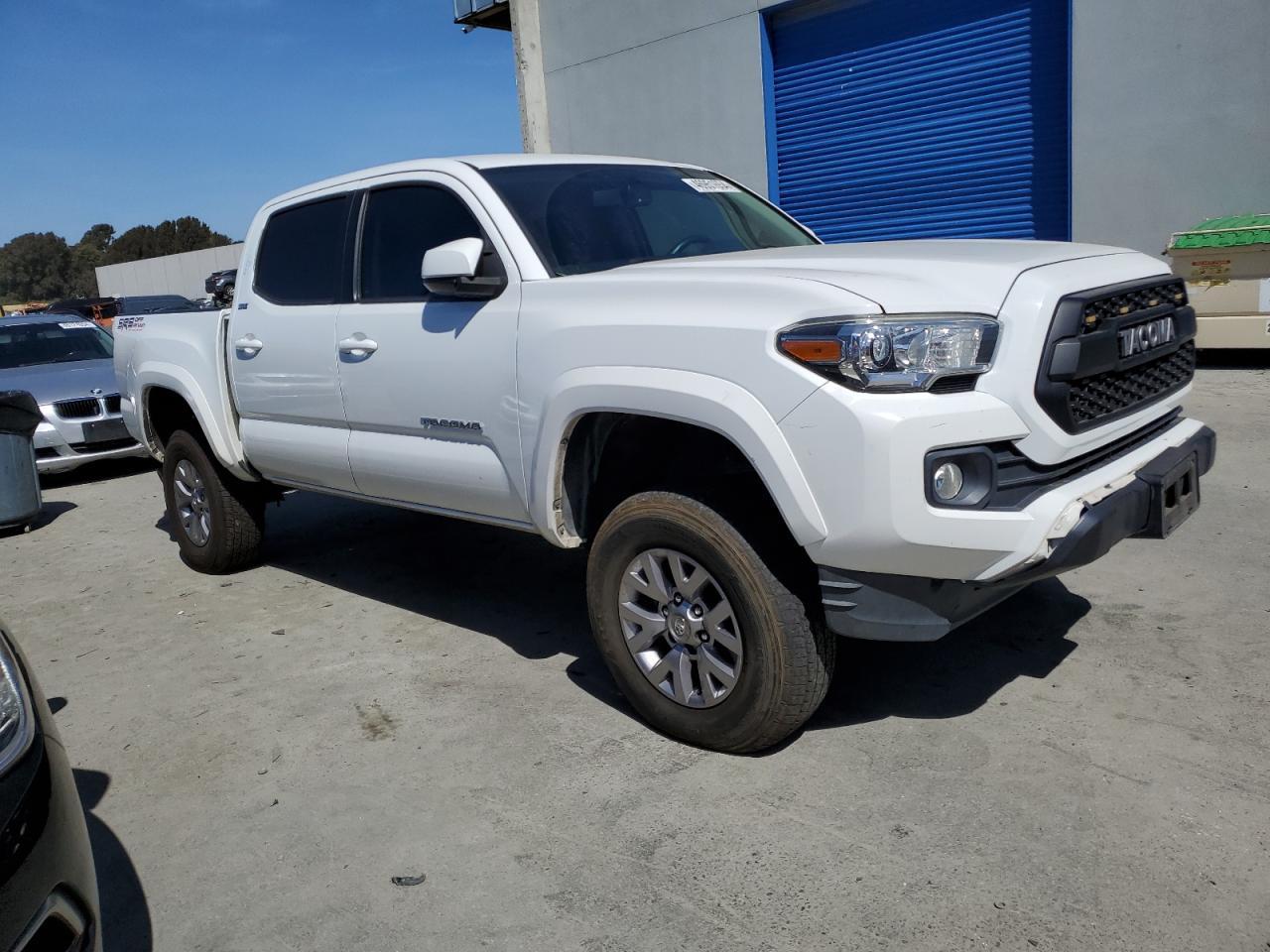 2017 TOYOTA TACOMA DOU - Фото 4