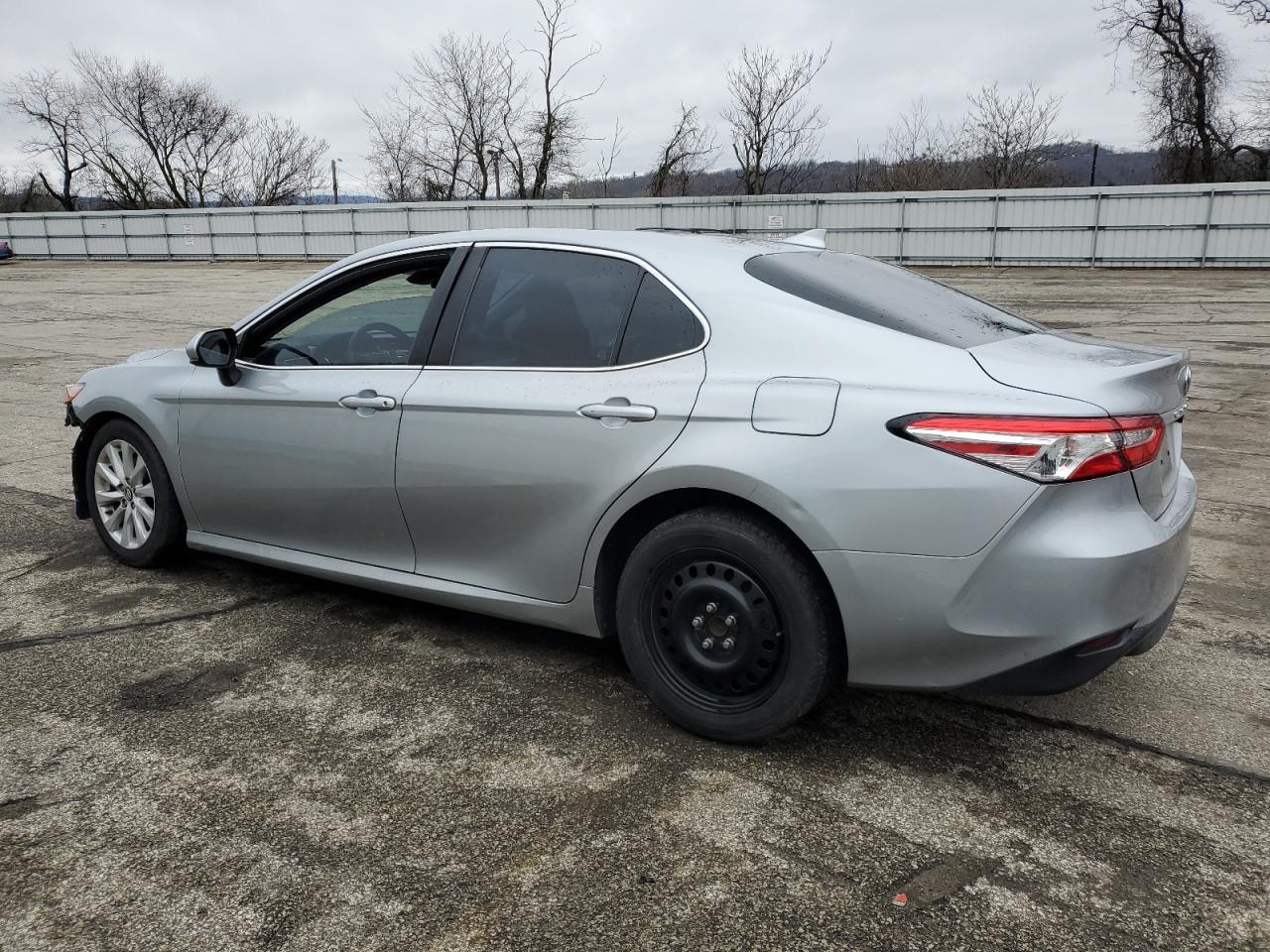 2020 TOYOTA CAMRY LE - Фото 2