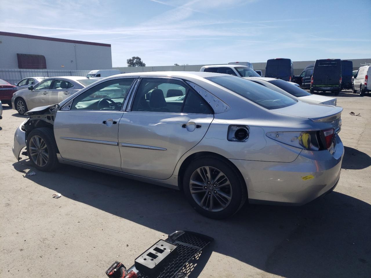 2016 TOYOTA CAMRY LE - Фото 2