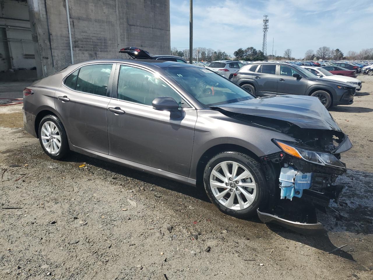 2023 TOYOTA CAMRY LE - Фото 4