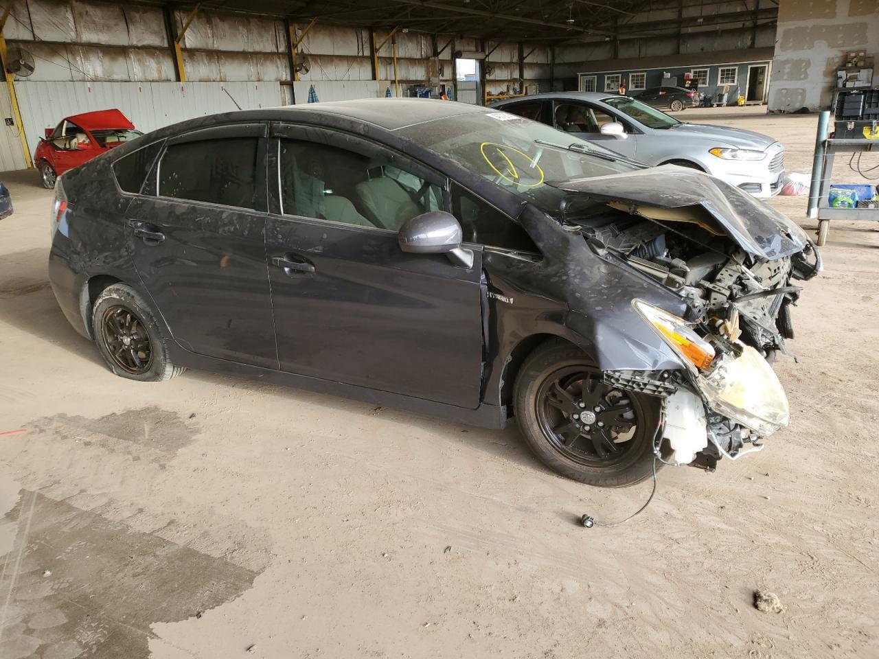 2013 TOYOTA PRIUS - Image 4