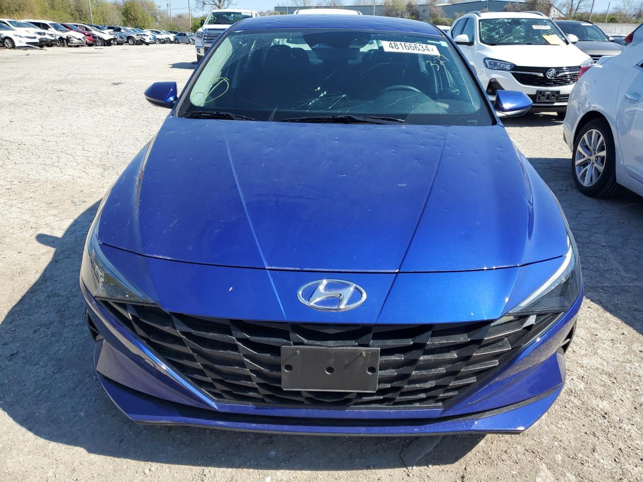 2022 HYUNDAI ELANTRA SE - Image 5