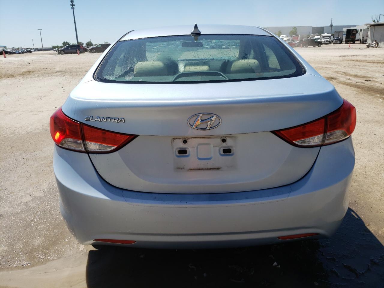 2013 HYUNDAI ELANTRA GL - Фото 6