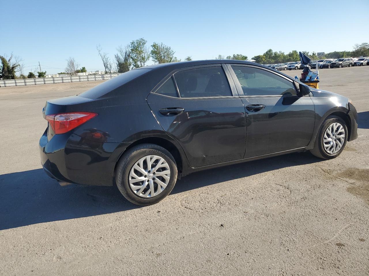 2018 TOYOTA COROLLA L - Фото 3