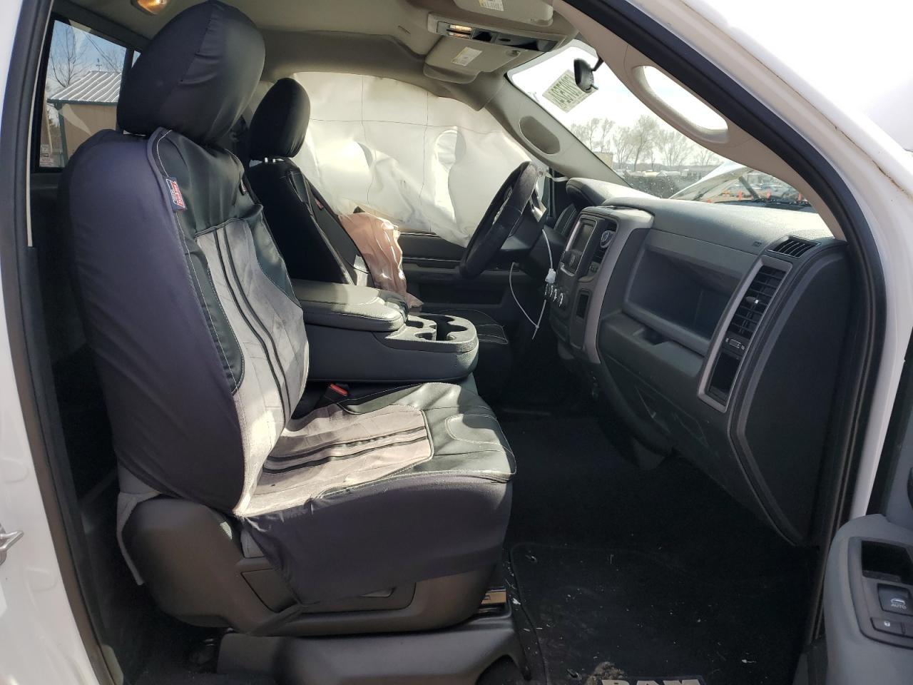 2018 RAM 1500 ST - Image 7