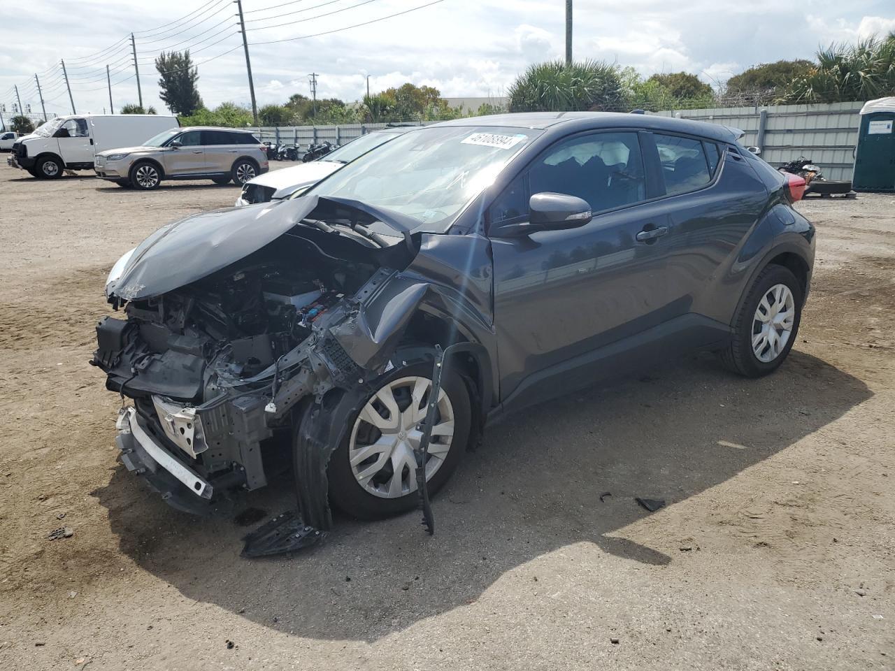 2021 TOYOTA C-HR XLE