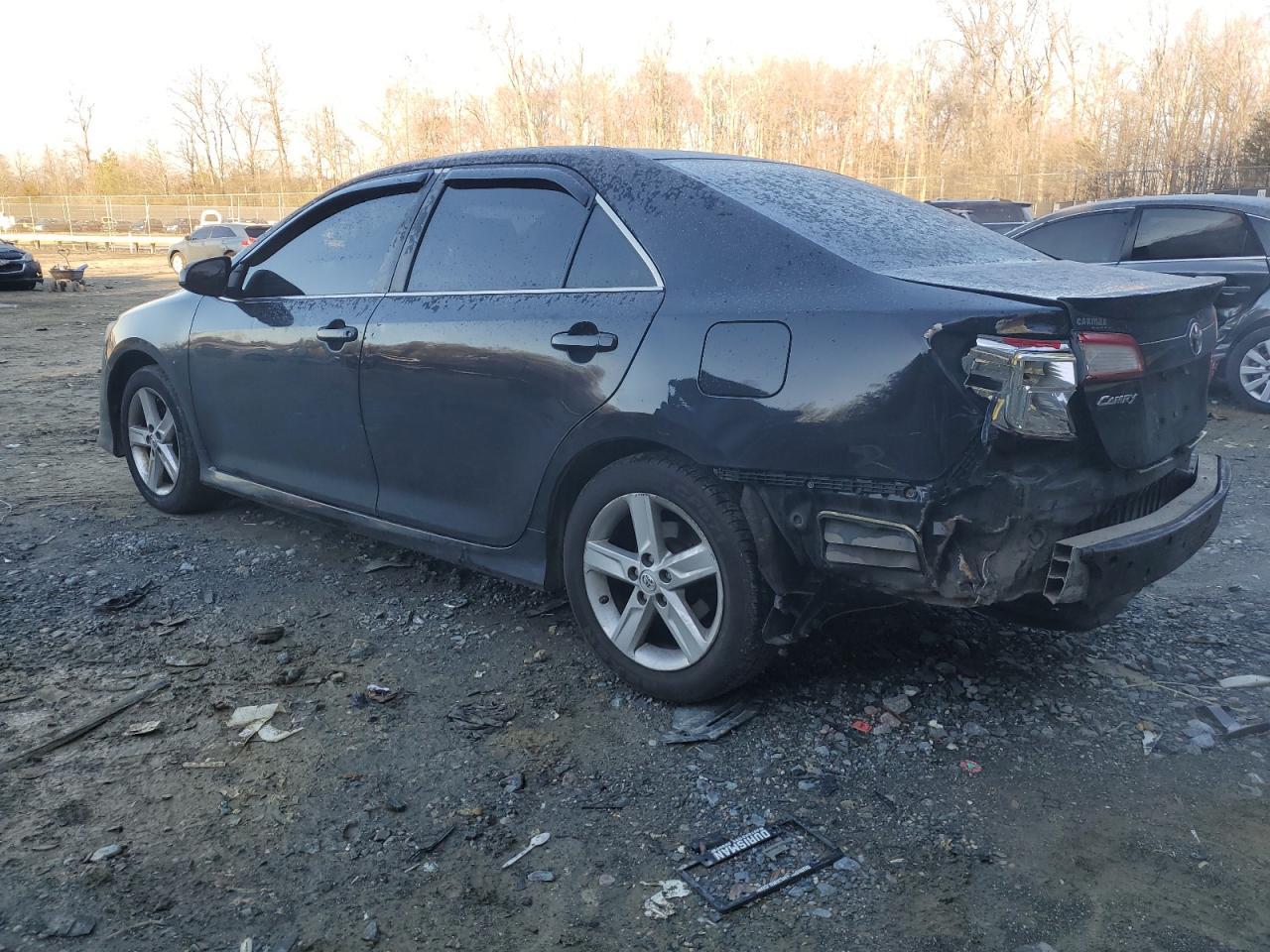 2014 TOYOTA CAMRY L - Фото 2