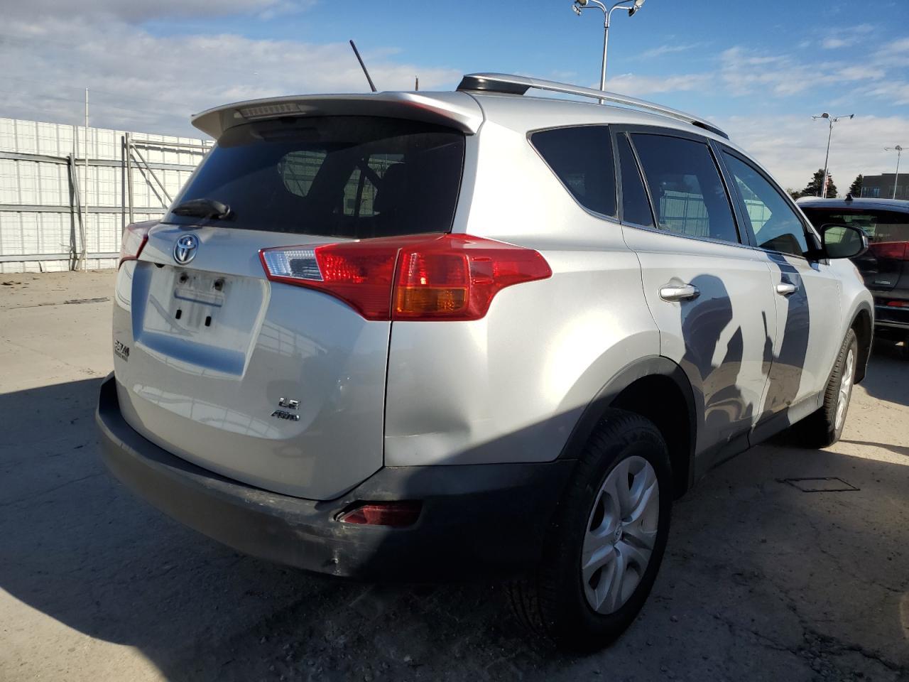 2015 TOYOTA RAV4 LE - Image 3