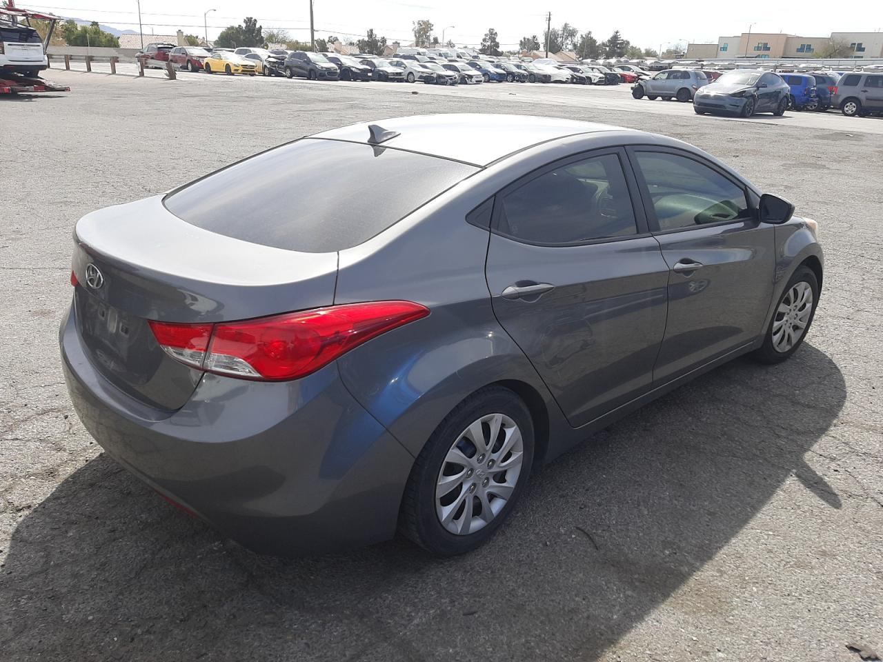 2013 HYUNDAI ELANTRA GL - Image 3
