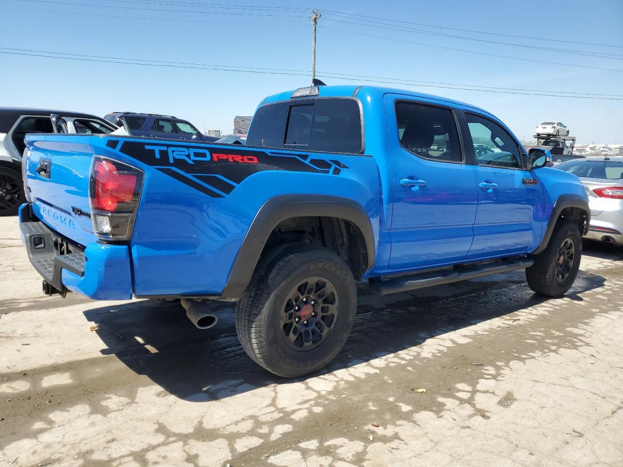 2019 TOYOTA TACOMA DOU - Фото 3