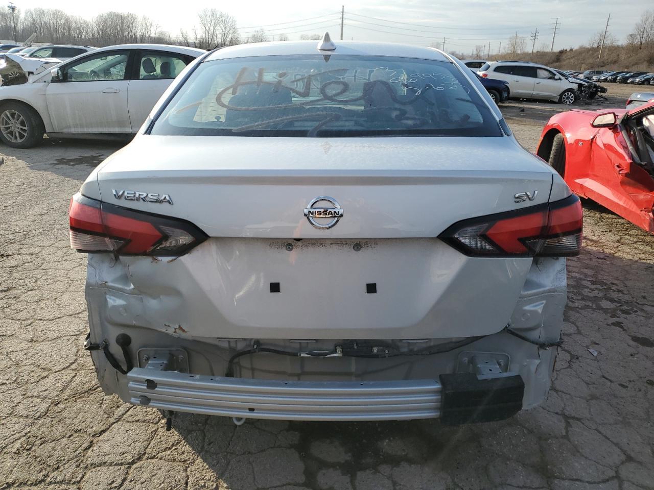 2021 NISSAN VERSA SV - Image 6