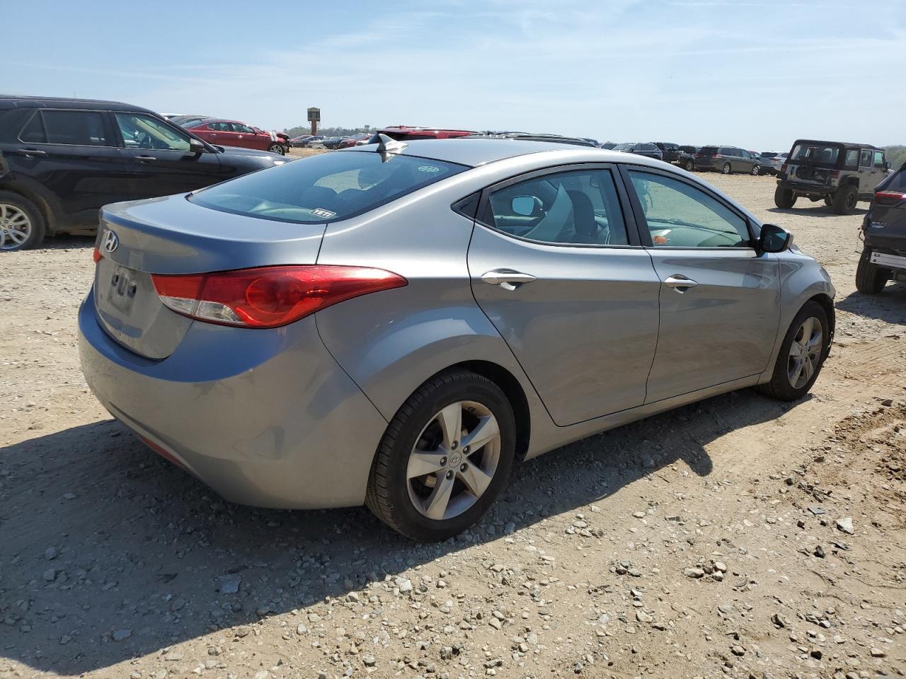 2013 HYUNDAI ELANTRA GL - Image 3
