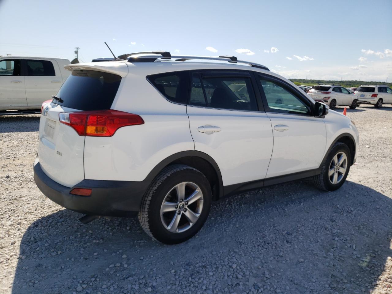 2015 TOYOTA RAV4 XLE - Image 3