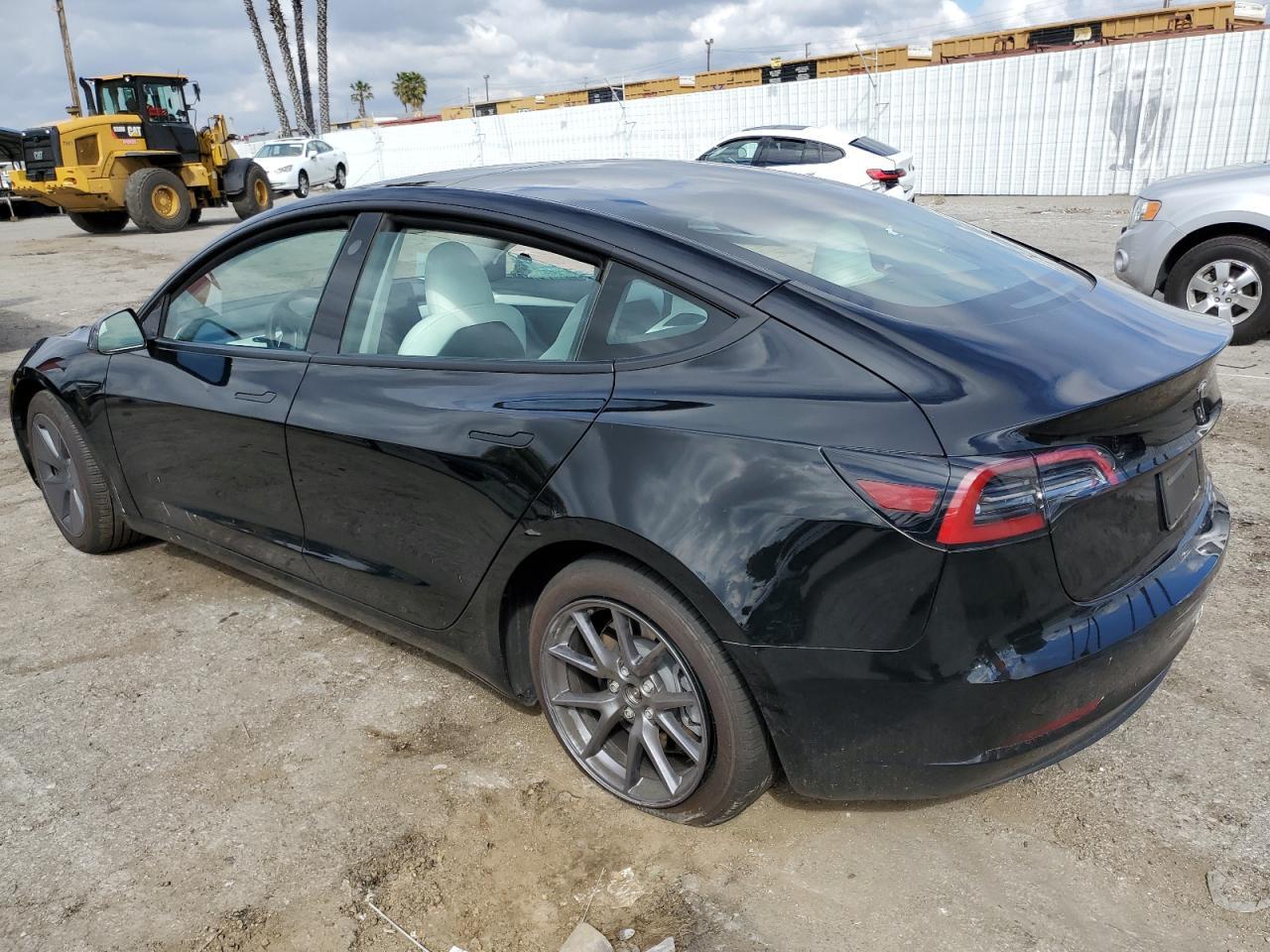 2023 TESLA MODEL 3 - Фото 2