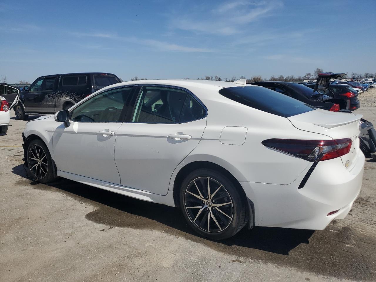 2021 TOYOTA CAMRY SE - Image 2