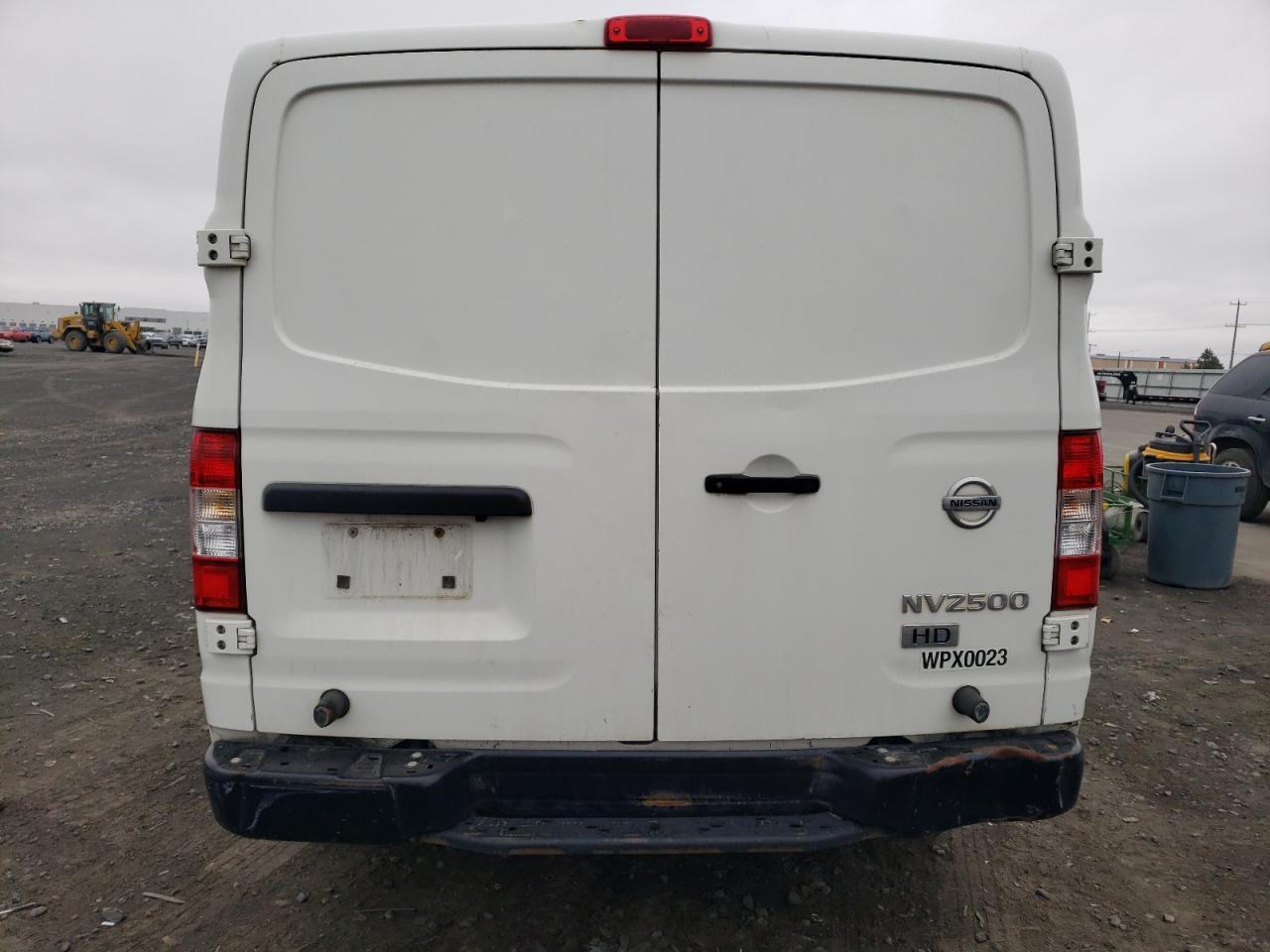 2015 NISSAN NV 1500 - Фото 6